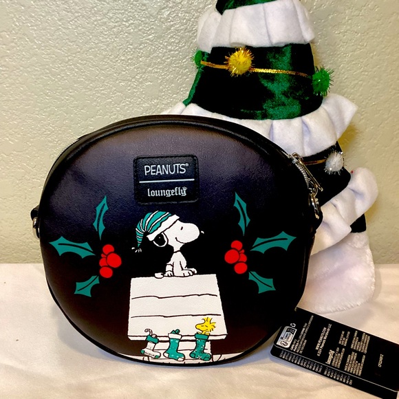 Peanuts Snoopy Holiday Wreath Loungefly Crossbody Bag - Picture 2 of 4